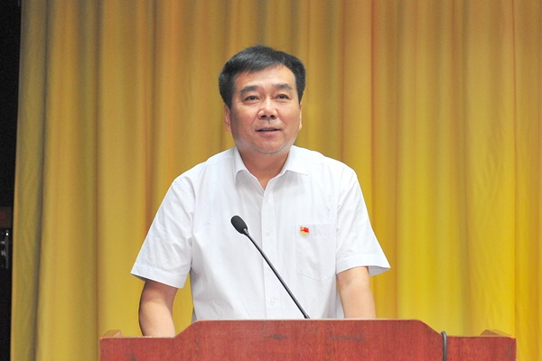 校党委书记李欣章讲话