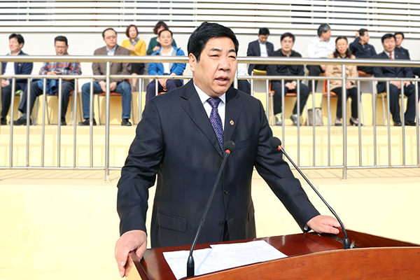 副校长井西学主持开幕式