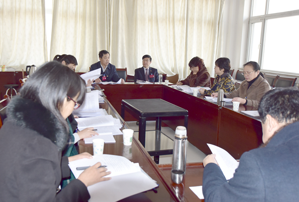 第八代表团讨论