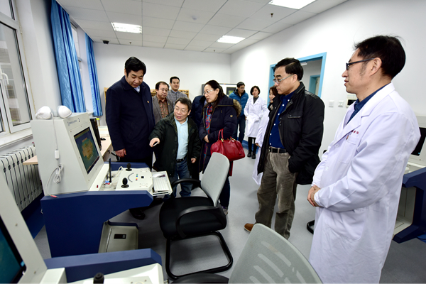 专家实地考察beat365国家级临床医学虚拟仿真实验教学中心、康复医学实验实训中心