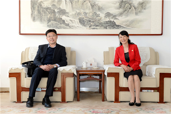 校长管英俊会见山东省卫计委医政处副调研员战涛