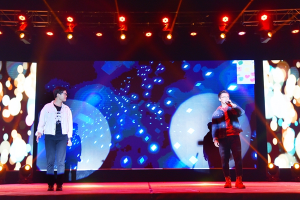 歌曲《追梦赤子心》