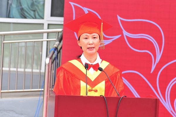 校学位评定委员会主席、校长管英俊讲话