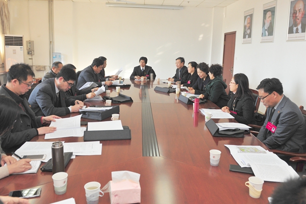 第四代表团讨论