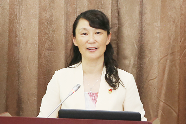 校长管英俊致欢迎辞