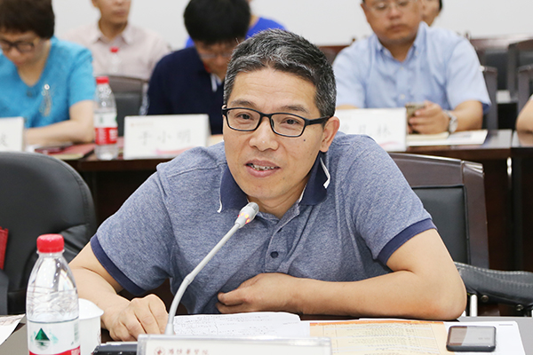 中国残联研究室副巡视员、残疾人事业发展研究会秘书长厉才茂致辞