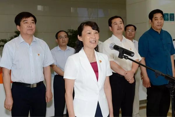 校长管英俊致辞