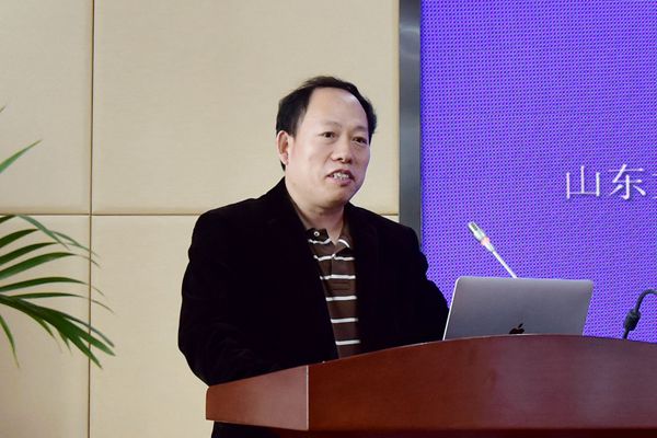 杨其峰教授做专题讲座