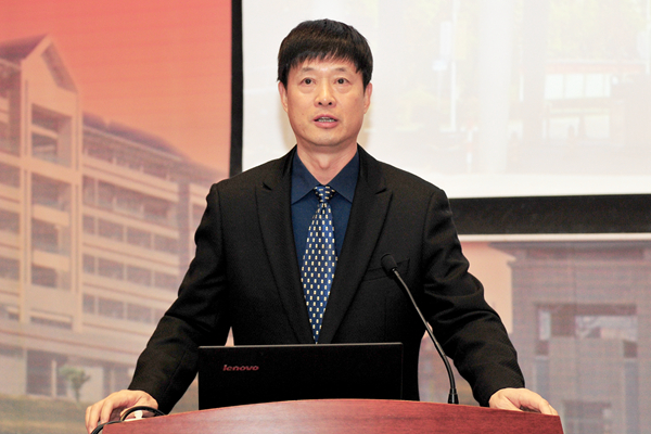 徐州医科大学党委书记吴永平教授作专题报告