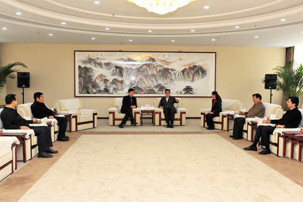 校领导与吴永平教授座谈