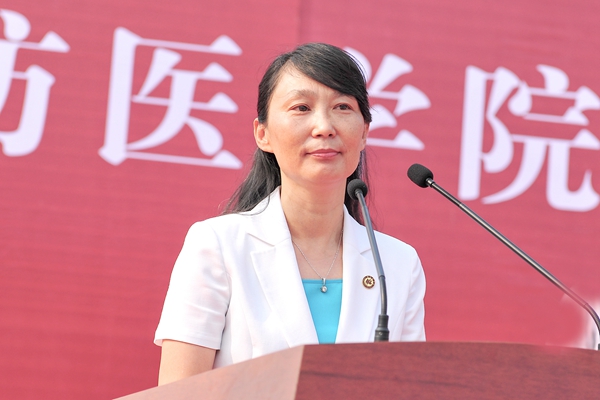 校长、校学位评定委员会主席管英俊讲话